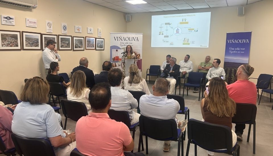 Inauguración en Almendralejo de la Unidad Centralizada de Energía (UCE) de Viñaoliva.