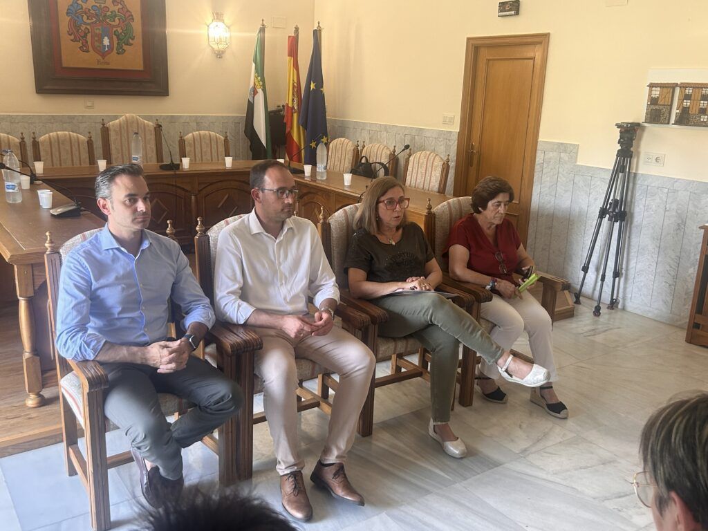 Mercedes Morán se reúne con alcaldes, agricultores y ganaderos