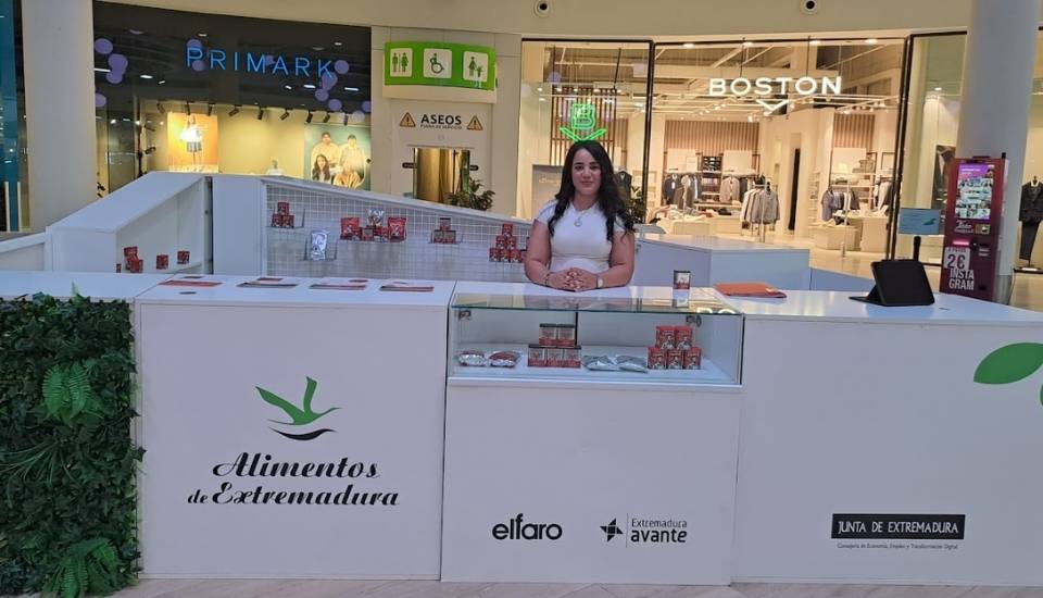 La Junta impulsa la promoción de Alimentos de Extremadura en el Centro Comercial El Faro