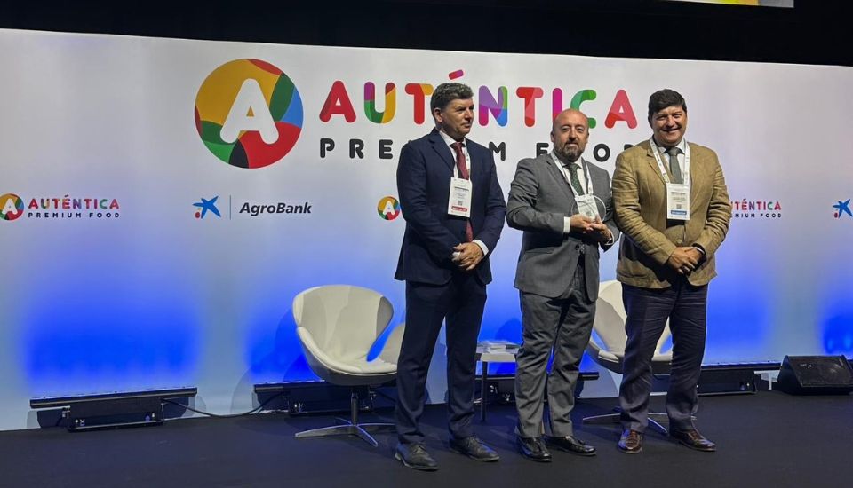 IberOleum premia a CICYTEX por su labor investigadora en el sector oleícola