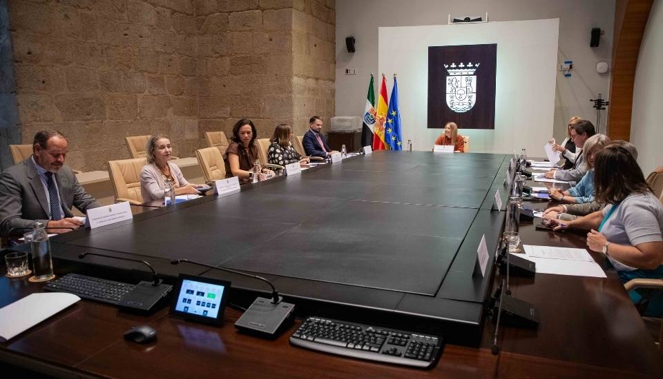 La Junta destina 12 millones de euros en ayudas para regadíos de montaña y el sector del vino