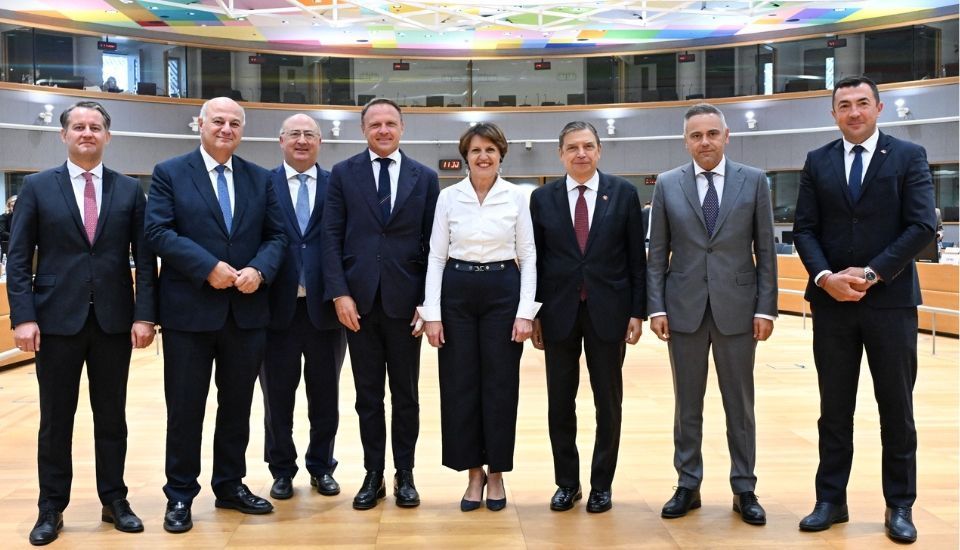 Los ministros de los países productores de arroz pactan medidas para proteger este cereal de la UE