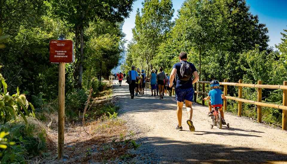 Extremadura digitaliza 422 kilómetros de vías verdes accesibles
