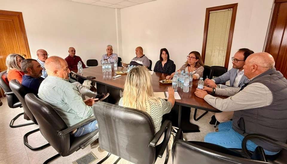 El sector tabaquero extremeño y la Junta analizan el impacto de la futura PAC 2028-2034
