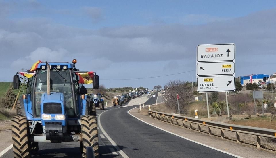 El campo extremeño vuelve a tomar las carreteras en defensa del sector