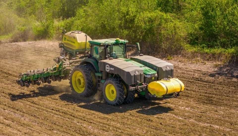 El Plan Renove de maquinaria agrícola se desborda el primer día