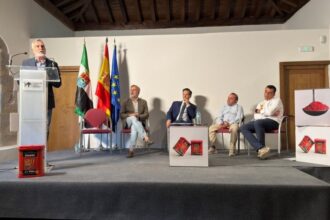 Yuste rinde homenaje al Pimentón de la Vera con un recetario