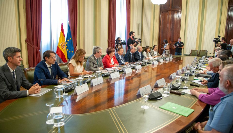 Planas anuncia nuevas ayudas para el gasóleo agrícola